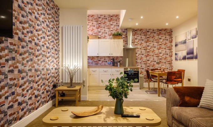 Bowness-on-Windermere Apartamento | Flat 2, The Old Antiques Warehouse - FREE off-site Health Club access with Pool, Sauna, Steam Room & Gym