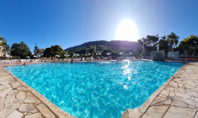 Aguas de Lindoia Apartamento | Flat 206 Hotel Cavalinho Branco (3 piscinas, elevador, sauna)