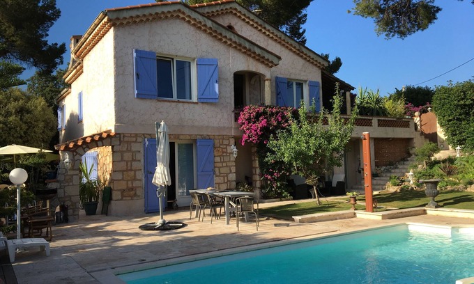 Le Cannet Apartamento | PISO EN UN CIERRE VILLA AL CENTRO DE CANNES CON PISCINA