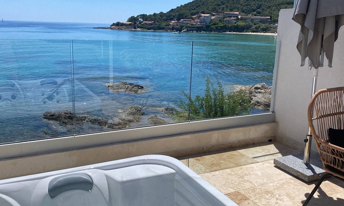 Tarcu Apartamento | Flat In front of the sea