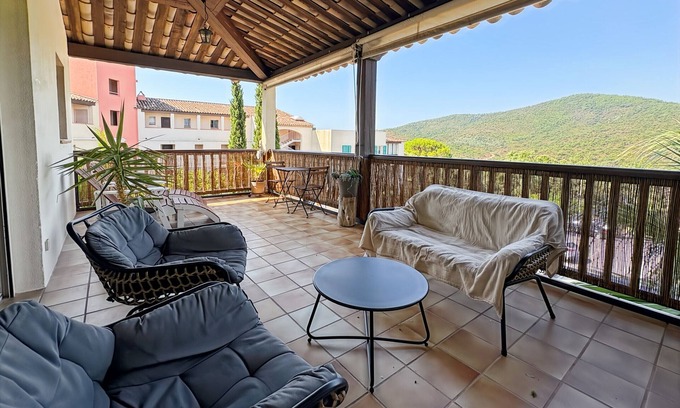 La Rouviere Apartamento | Flat in the heart of the golf course, Swimming pool, Tennis court