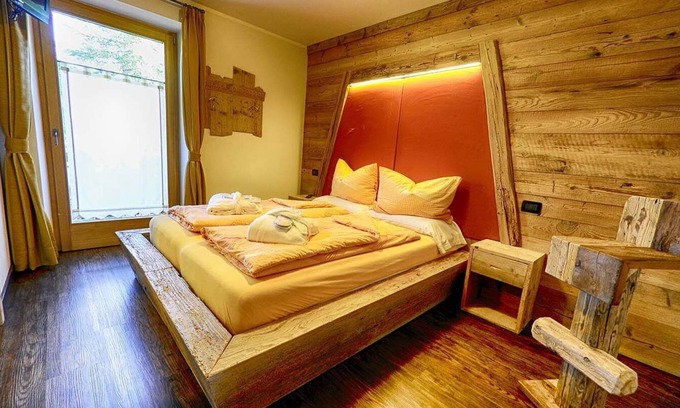 Teola Apartamento | Piso Mont dala Nef - Baita Cusini con vistas a la montaña, zona de spa y Wi-Fi