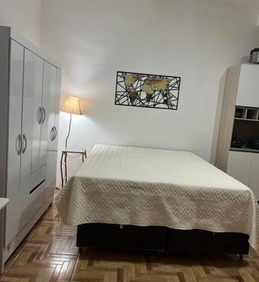 Mogi das Cruzes Casa | Flat Studio em Área central com ar condicionado e Garagem