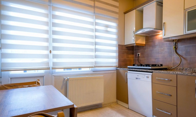 Konak Apartamento | Flat w Balcony 5 min to Metro and Coast in Izmir
