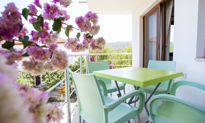 Palamutbuku Apartamento | Flat w Nature View Balcony 5 min to Beach in Datca