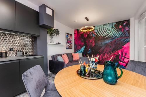 Krynica Morska Apartamento | Flatbook Apartament Miami Beach - basen, taras i stylowe wnętrza w Krynicy Morskiej