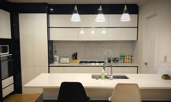 Flat Bush Casa | Flatbush Holiday Accommodation, Casheltown Residence CR|7 Bedrooms|2 Kitchens|Dining|Lounges