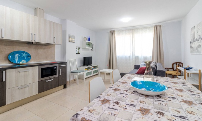Playa de Arinaga Apartamento | Flatguest Arinaga Playa 2 - Beach - Relax - Fast Wifi