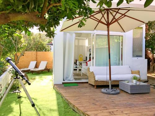 Las Brisas Casa | Flatguest - Glass House