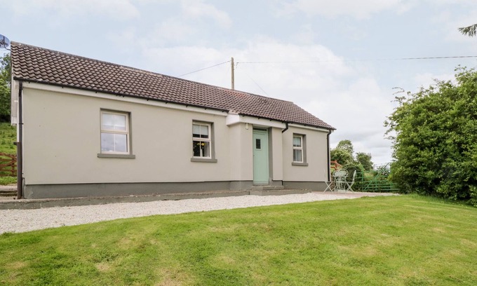 County Cavan Casa | FLAXSTON COTTAGE, family friendly in Shercock, County Cavan