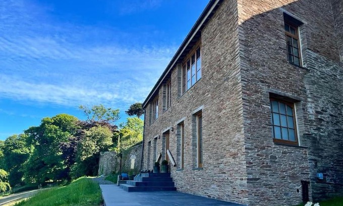 Chillington Casa | Fledgling Barn: stunning new coastal holiday home