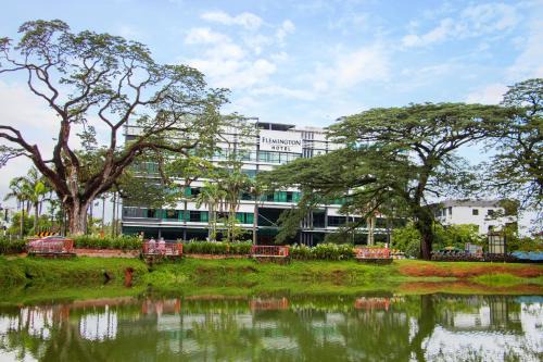Larut Hotel | Flemington Hotel