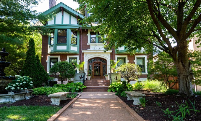 Compton Heights Cama Y Desayuno | Fleur-de-Lys Mansion