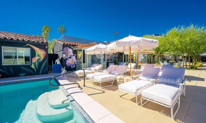 Uptown Design District Hotel | Fleur Noire Hotel