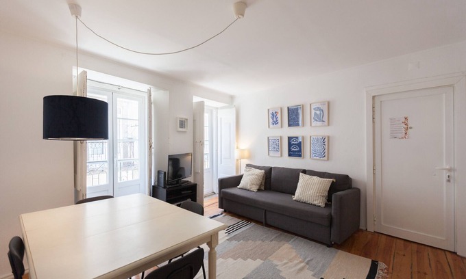 Encarnacao Apartamento | FLH Central Flat in Bairro Alto