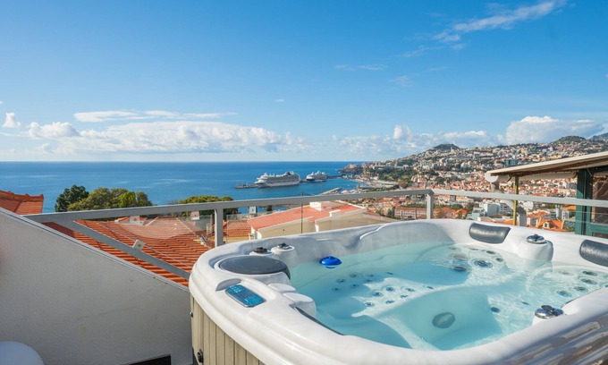 Old Town Chalet De Esquí | FLH Funchal Sissi Lanço with View