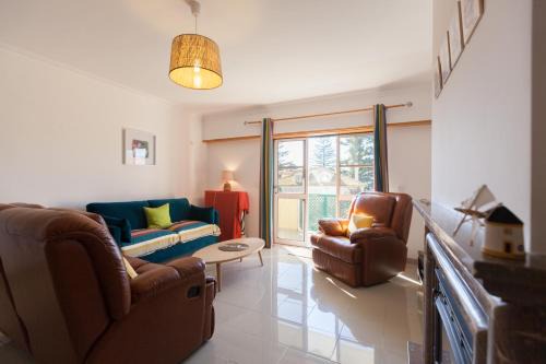 Parede Apartamento | FLH Parede Family Flat with Balcony