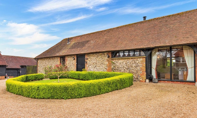 Faversham Casa | Flint Barn by Interhome