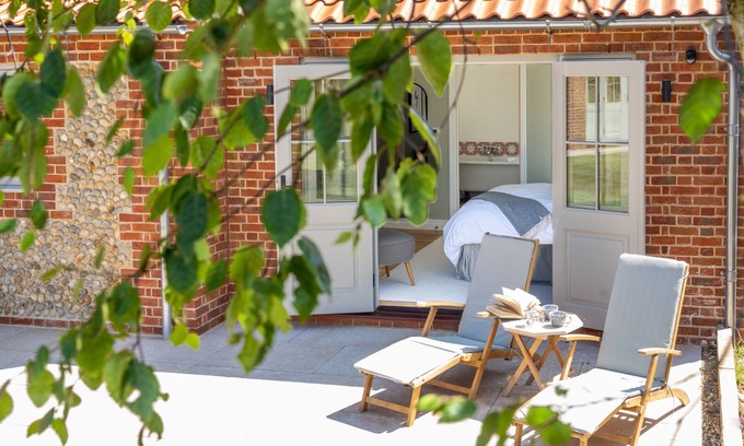 Deepdale Cabaña | Flint Cottage by Big Skies Cottage. Luxury Single Storey, Sleeps 10, Coastal.