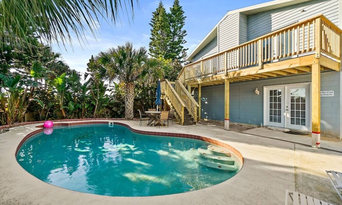 Holland By The Sea Casa | Flip Flop Bungalow with Pool