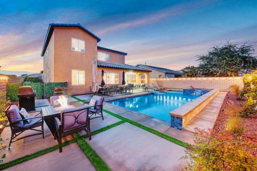 Coachella Casa | Flirty Flamingo