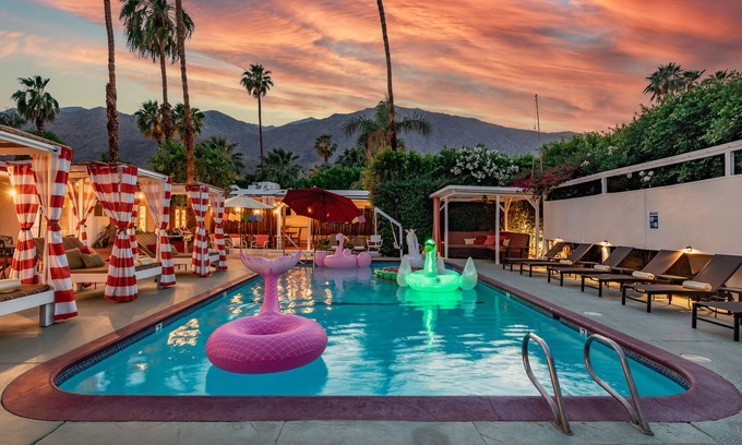 Tahquitz River Estates Hotel | Float Palm Springs