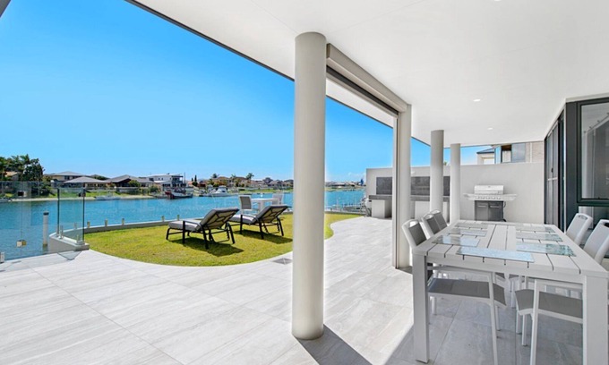 Port Macquarie Casa | Floating on the Canals - 80 Commodore Cres