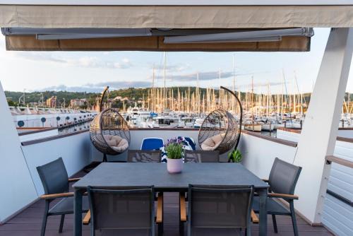 Seca Casa | Floating Seahouse Ocean Beauty