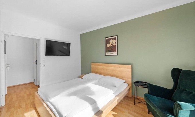 Schottenfeld Apartamento | Flora Collections - Studio room with shared kitchen