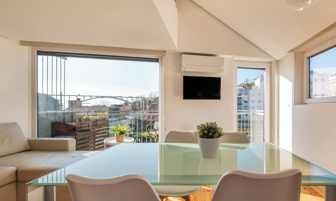 Lordelo do Ouro e Massarelos Apartamento | Flora5 flora Apartments, Duplex w/ Balcony +AC