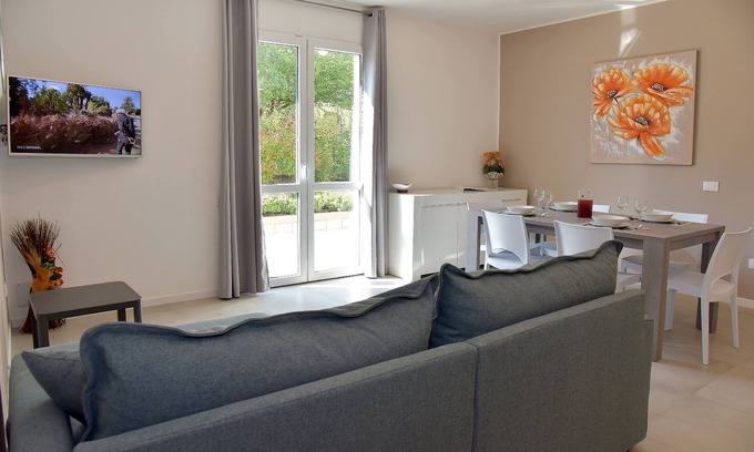 Padenghe sul Garda Apartamento | Floral | Garda Bloom Holiday Apartments at Lake Garda