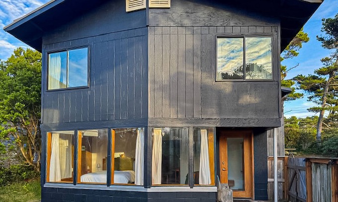 Florence Casa | Florence oceanfront escape, where cozy meets coastal charm