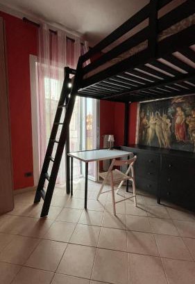 San Lorenzo Casa | Florence Swallow balcony