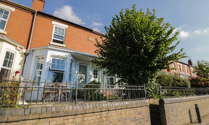 Diglis Cabaña | FLORENCE VILLAS, pet friendly, character holiday cottage in Worcester