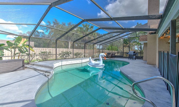 Brandon Casa | Florida Family Paradise | Free Heated Pool!