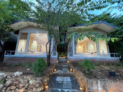 Moc Chau Cabina | Flourish Homestay