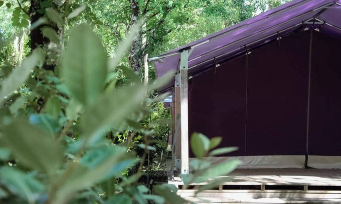Saint-Antonin Noble Val Casa | Flower Camping les Gorges de l'Aveyron **** - Freeflower Comfort 40m² (2 bedrooms) covered terrace with cold water without sanitary facilities 5 people