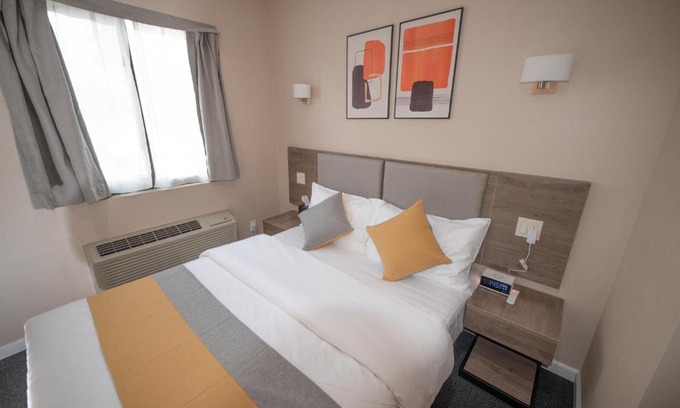 Queens Hotel | Flushing Garden Hotel