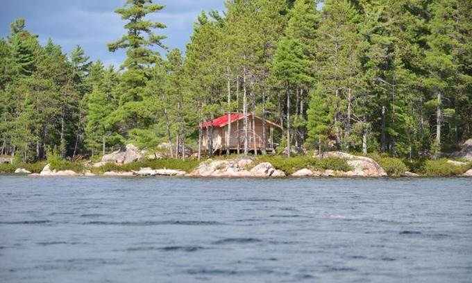 Unorganized Centre Parry Sound Cabina | Fly-in Sinclair Lake Cabin