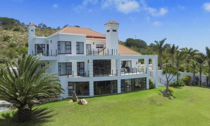 Mossel Bay Casa | Fly Me To The Moon Guesthouse