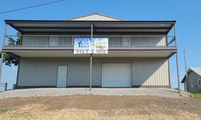 Cookson Condominio | Fly or drive to this beautiful condo on Lake Tenkiller in Cookson, OK, 44M