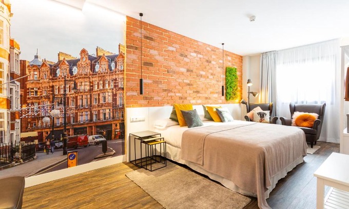 Barajas Casa | Fly Rooms Madrid Airport