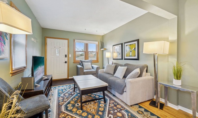 Diamond Lake Casa | Flyer's Find, remodeled and clean