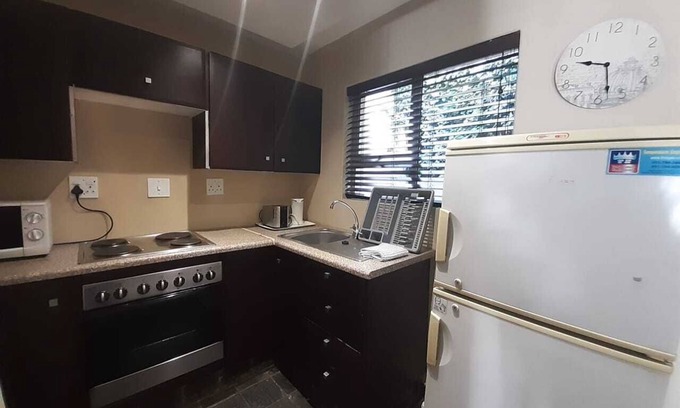 Greater Johannesburg Metropolitan Area Casa | Flying Falcon Guesthouse