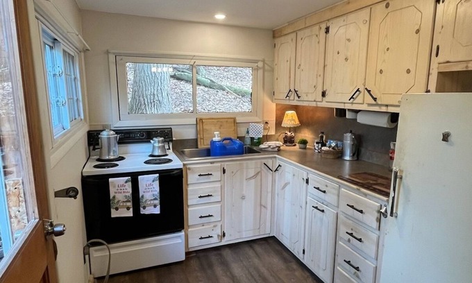 Tylersburg Cabina | Flying W Ranch and Colin’s Pines cabin