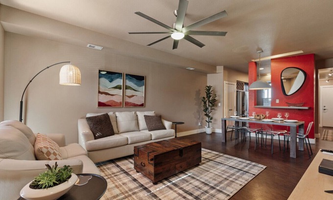 Old Town North Apartamento | FoCo Patio Oasis – King Beds & Walkable Location