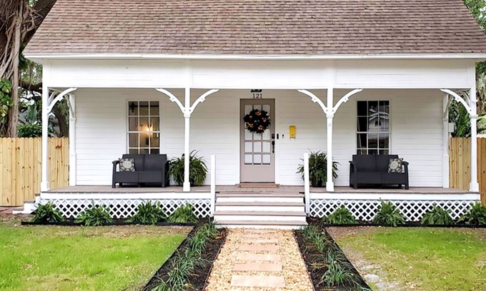 River District Casa | Fogarty Manor - Close to downtown and beaches, no cleaning