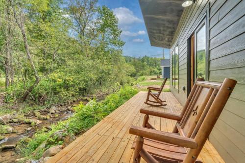 Cosby Casa | Follies Cottage, Pickleball Court, Creek, WIFI, Mountain Views, Starting at 79"