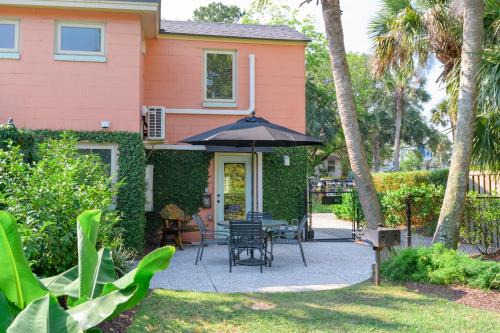 Folly Beach Casa | Folly Vacation 114A Townhouse near the beach, pet friendly