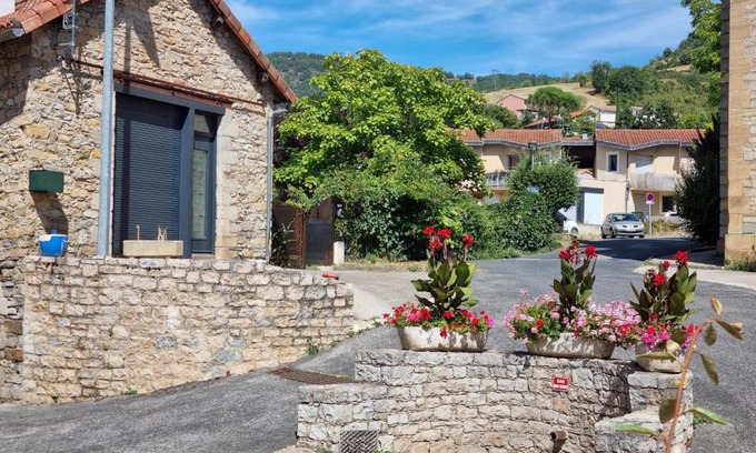 Saint-Georges-de-Luzencon Casa | Fontaine Vieille